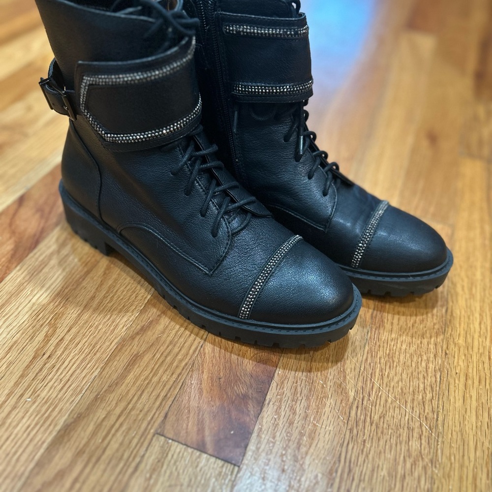 Jessica Simpson combat boot